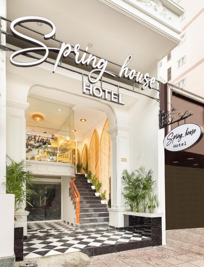Spring House Saigon Park 3*