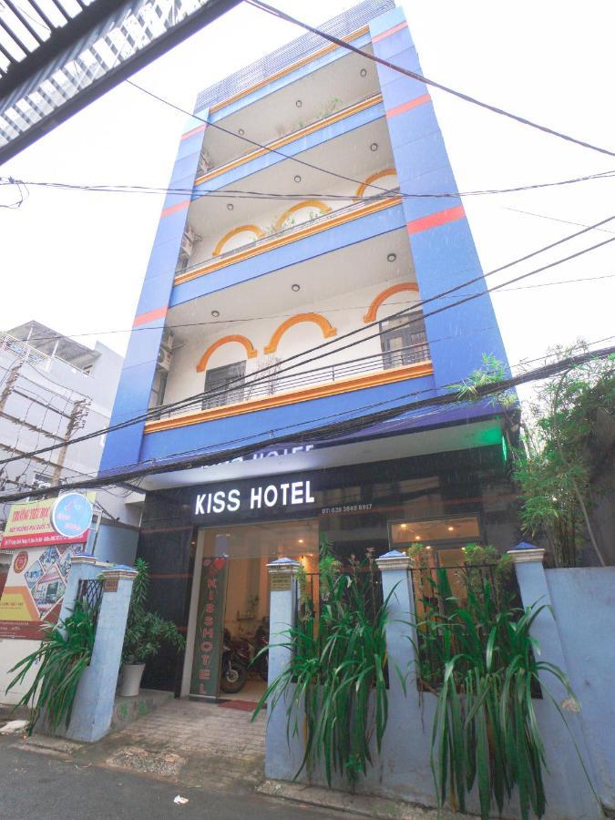 Kiss Tan Binh