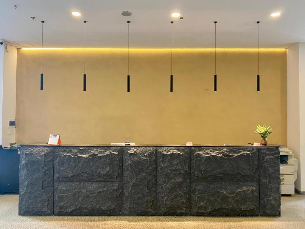 Cozrum Lux - The Arrivals * Ho Chi Minh City