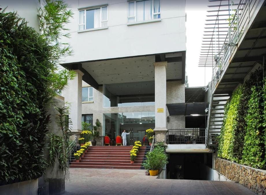 Cozrum Lux - The Arrivals Ho Chi Minh City