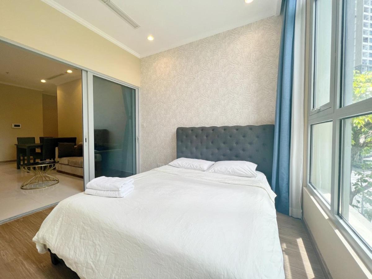 Vinhomes Central Park - Christine Properties *