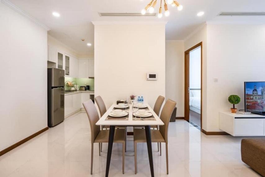 Apartment Vinhomes Central Park - Christine Properties *