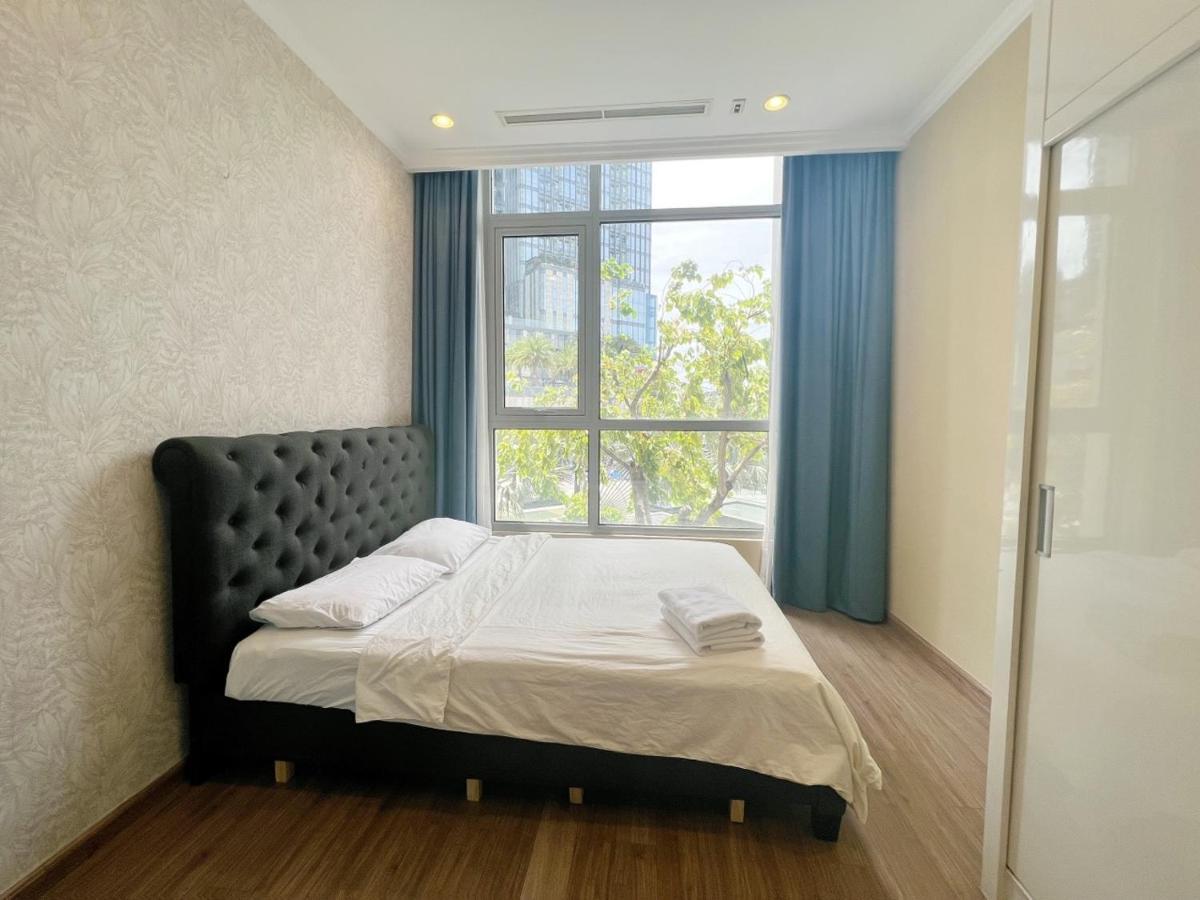 Vinhomes Central Park - Christine Properties Apartment *