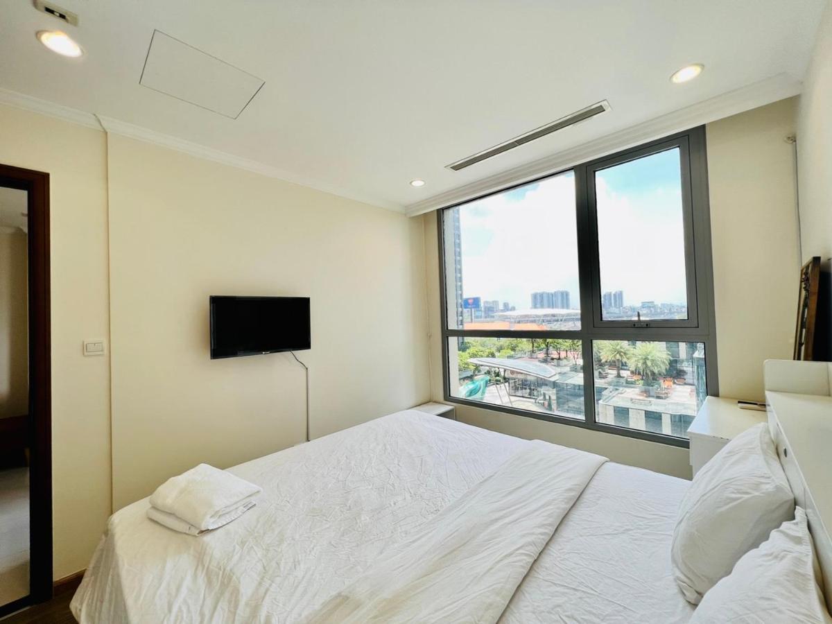 Vinhomes Central Park - Christine Properties * Ho Chi Minh City
