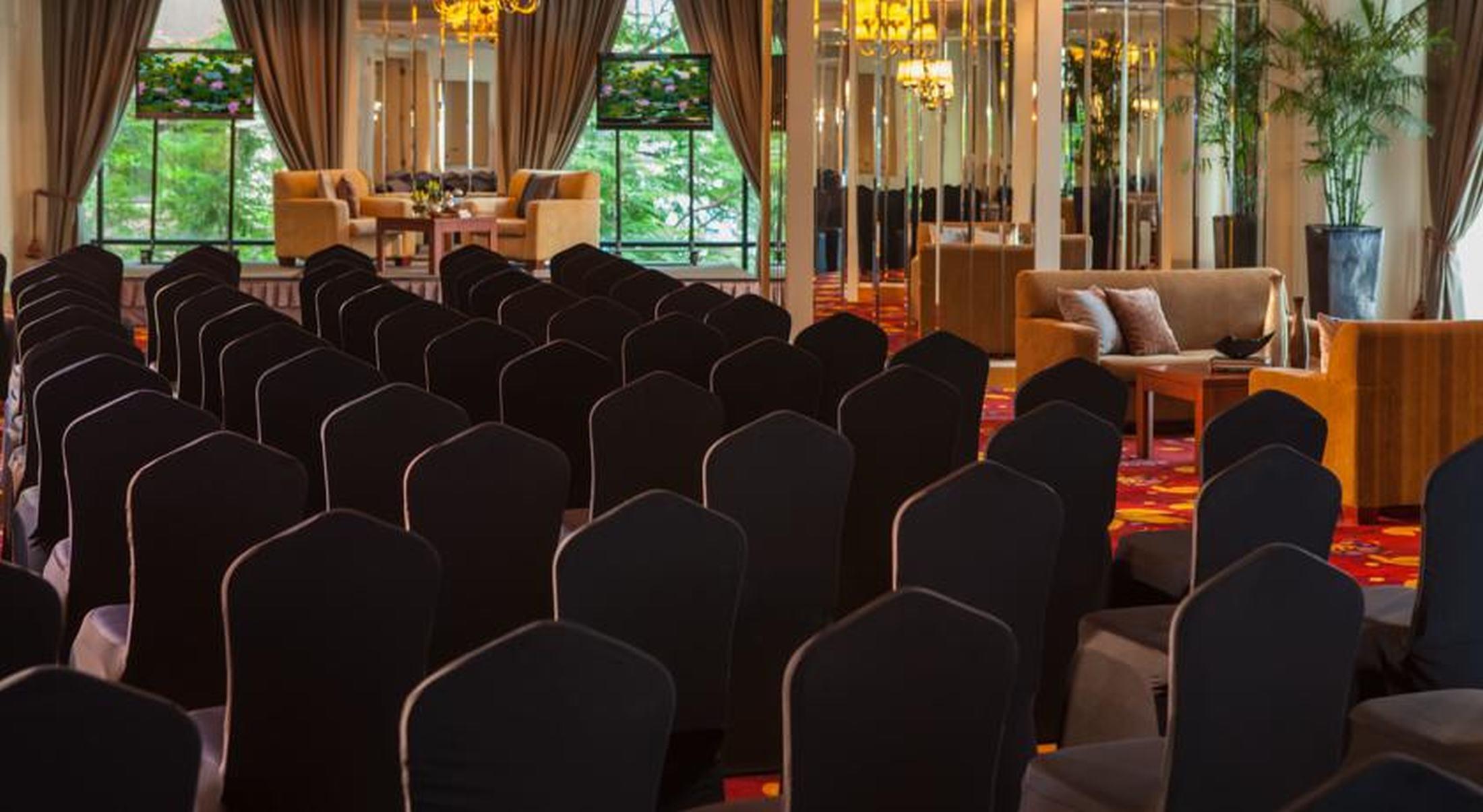 Renaissance Riverside Sài Gòn 5*
