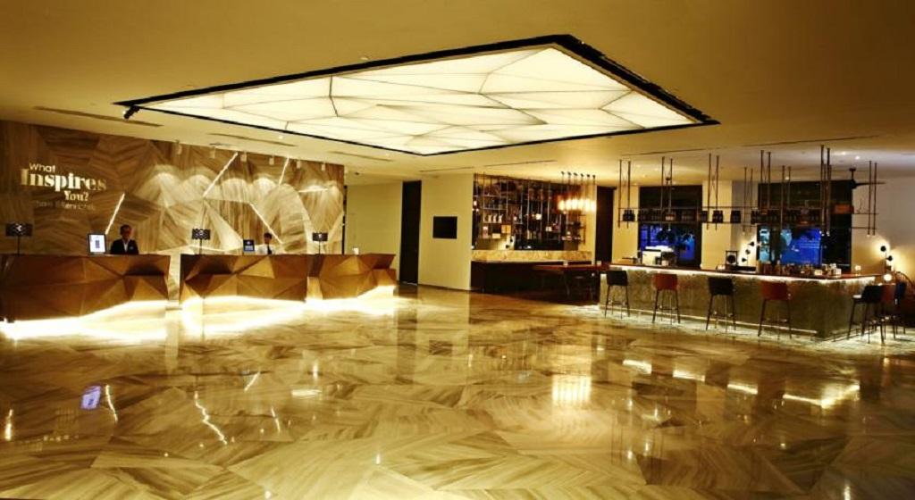 Renaissance Riverside Sài Gòn Khách sạn