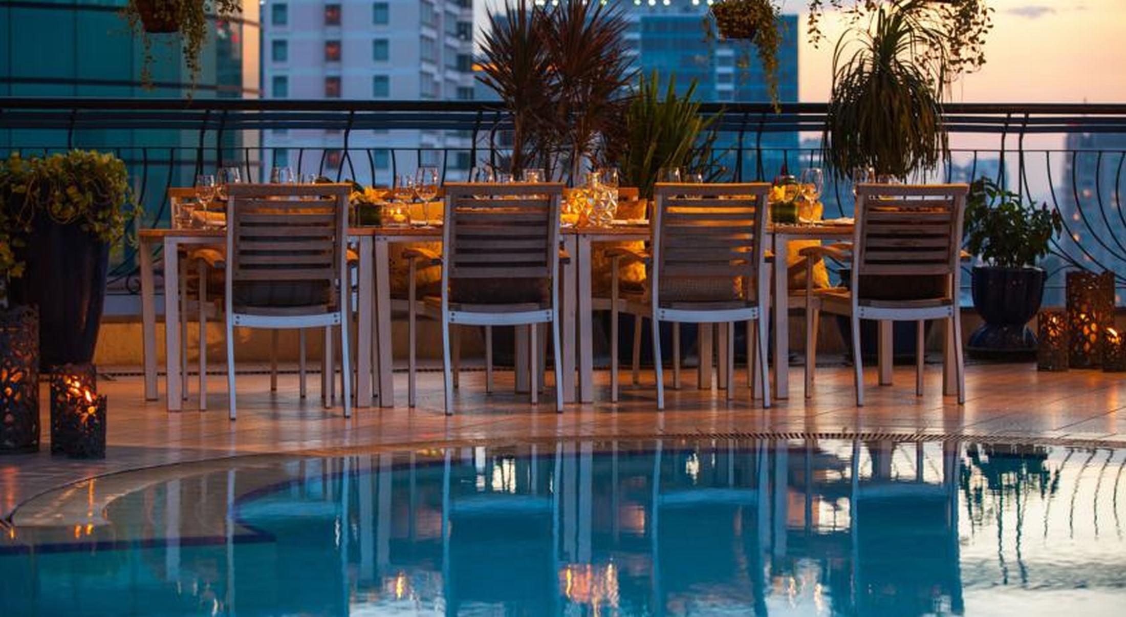 Khách sạn Renaissance Riverside Sài Gòn