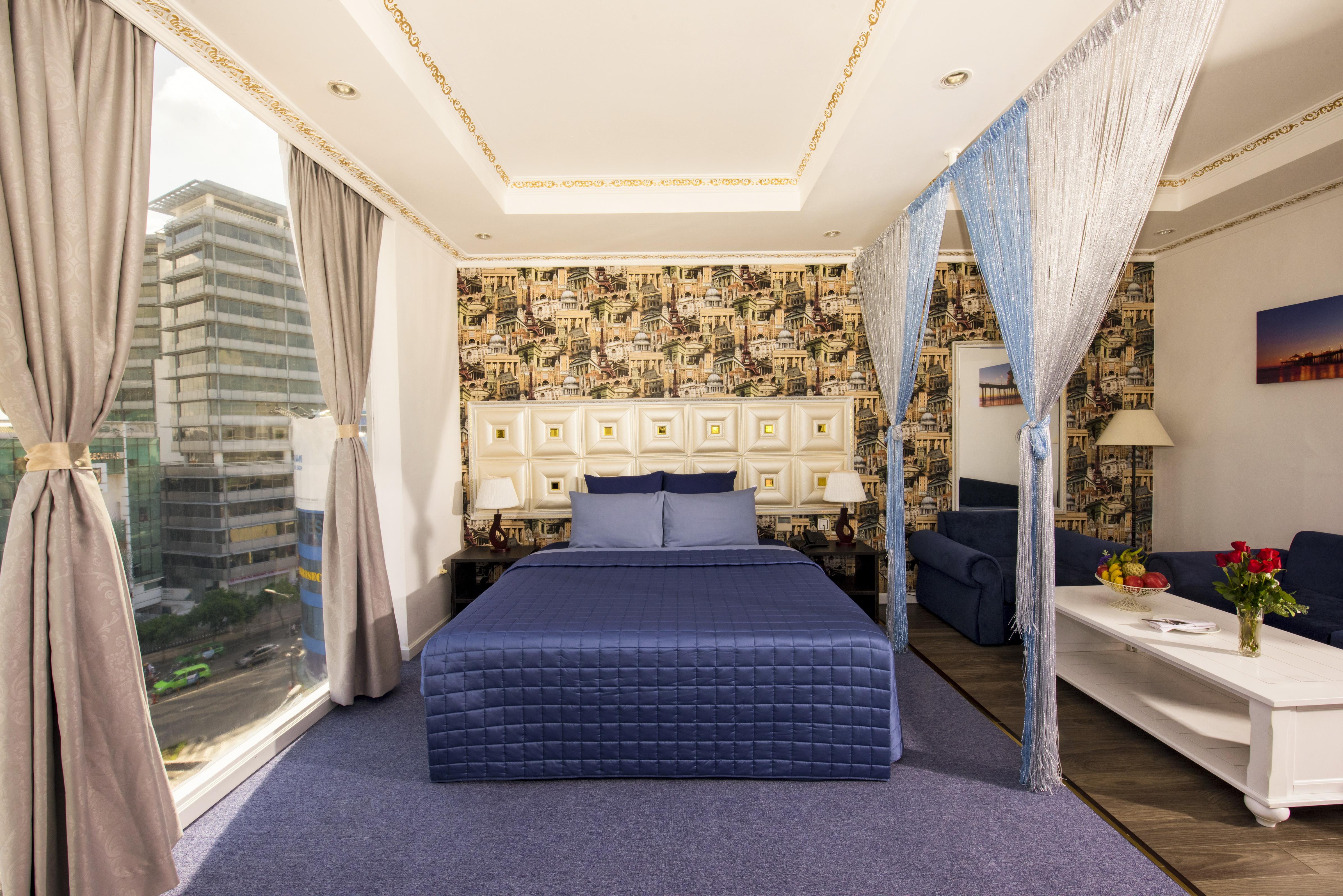 Hotel Golden Crown