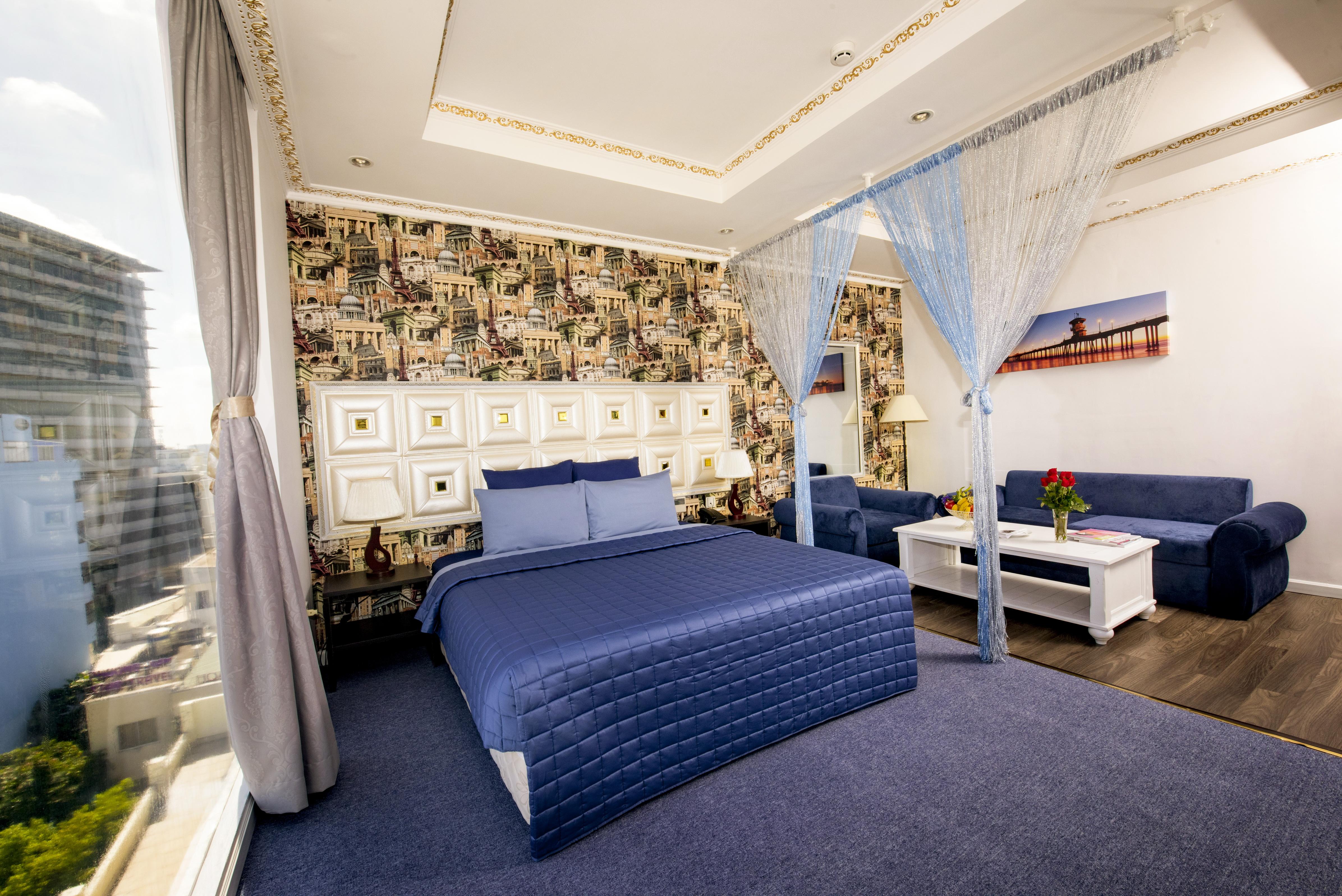 Hotel Golden Crown