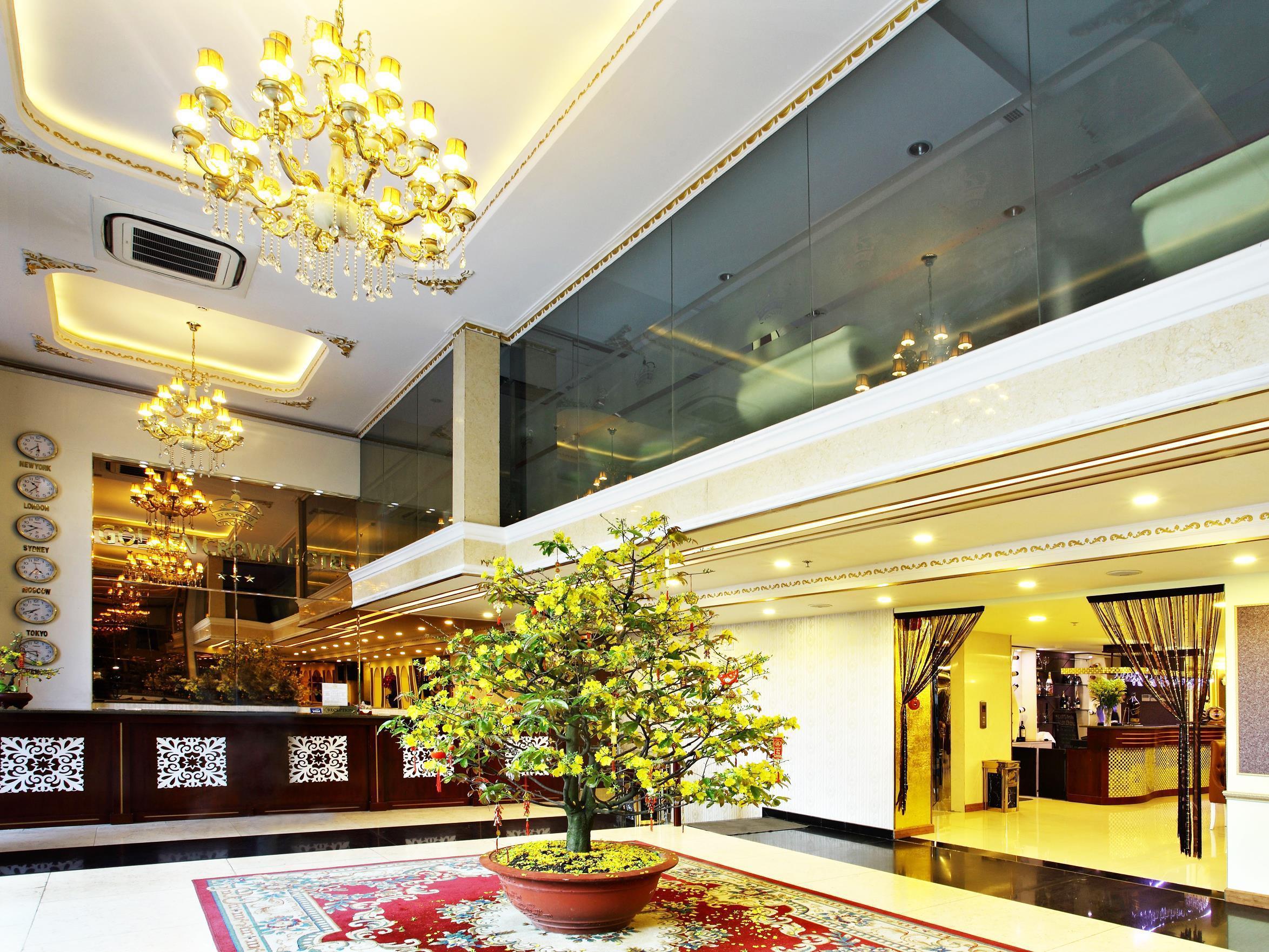 Hotel Golden Crown
