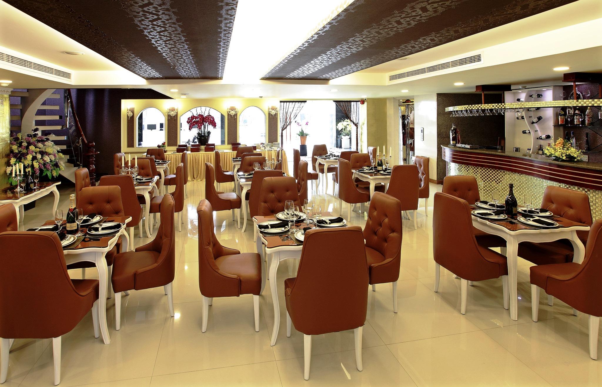 Hotel Golden Crown