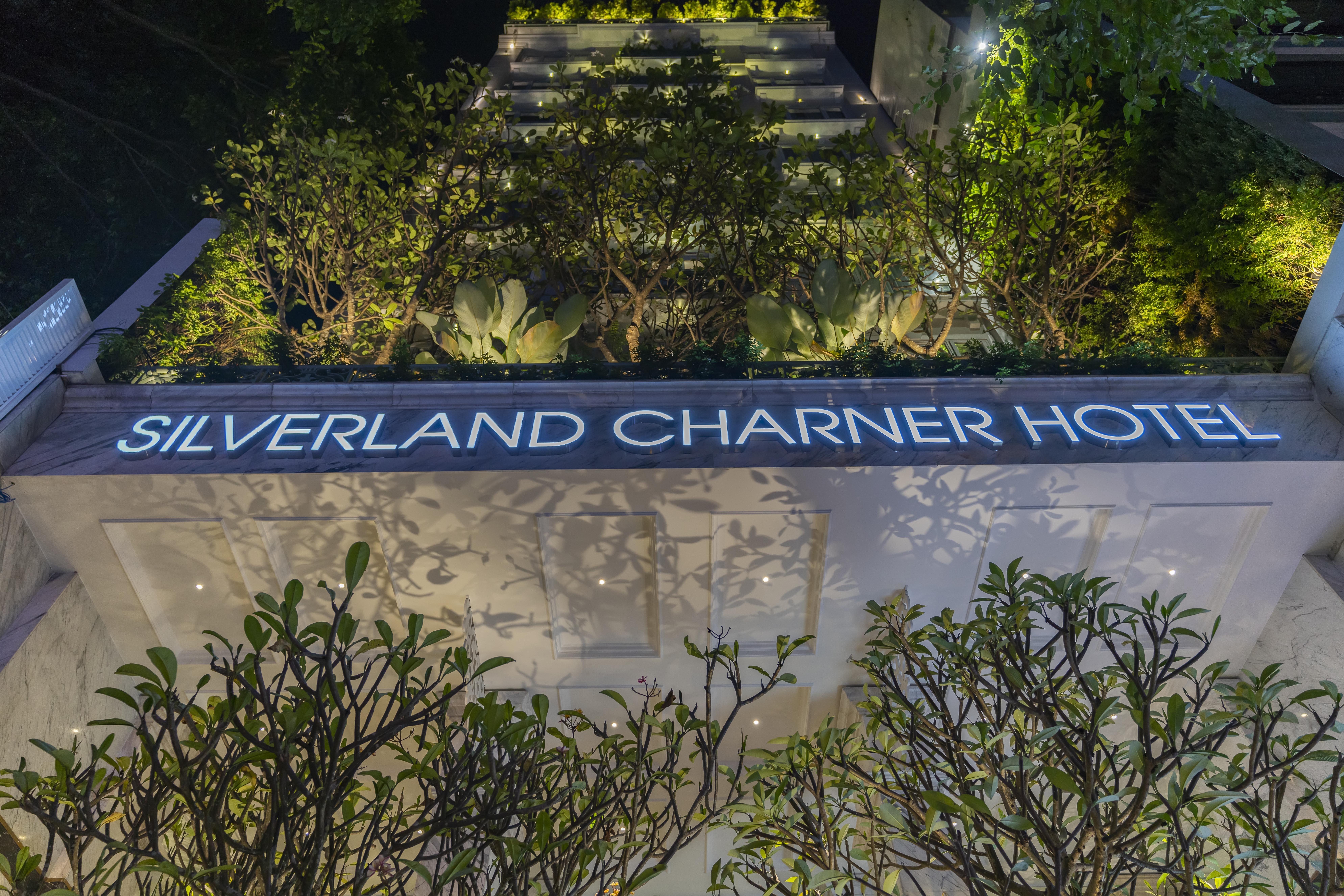 Au Charner 4*