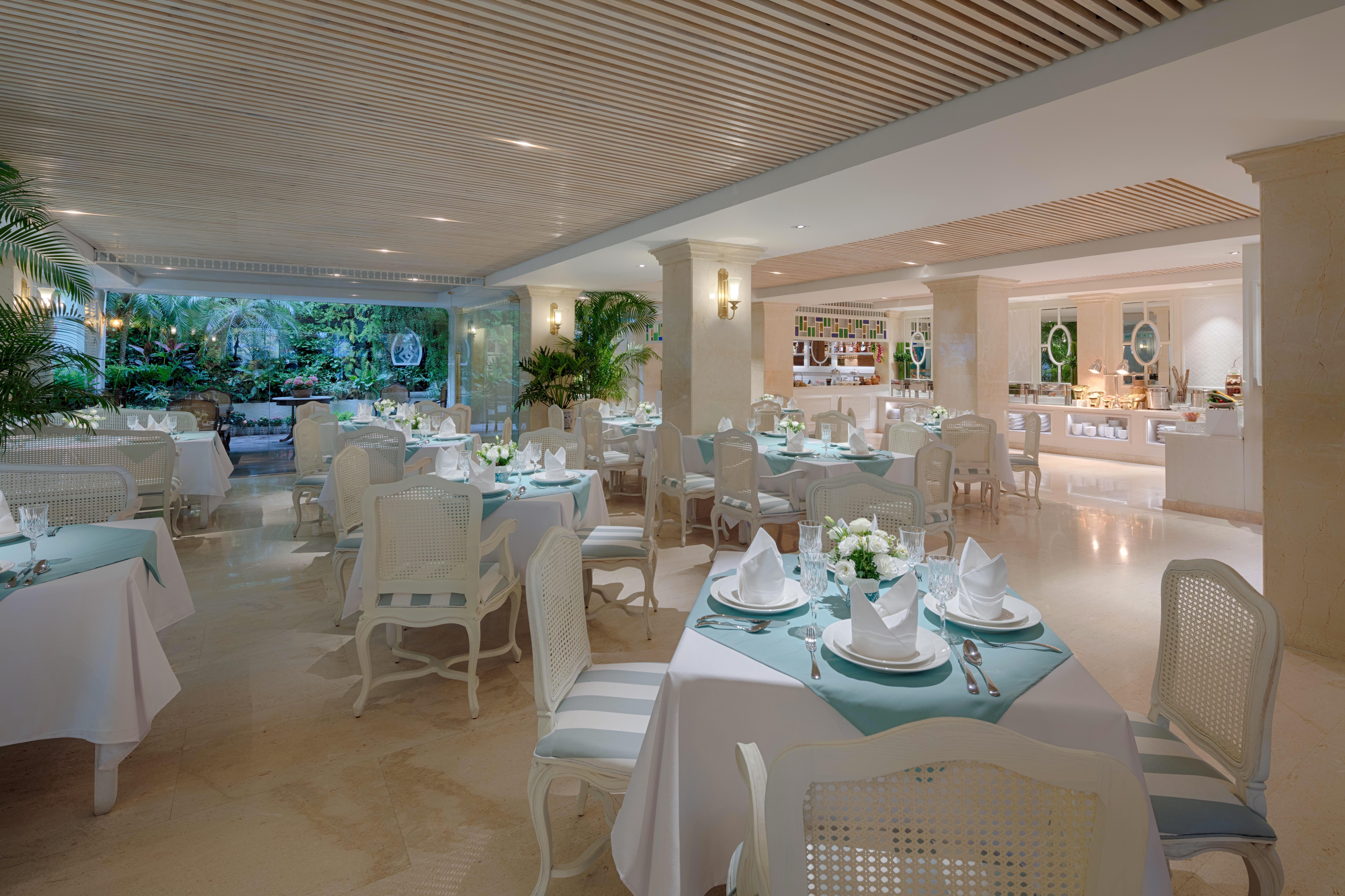 Au Charner Hotel