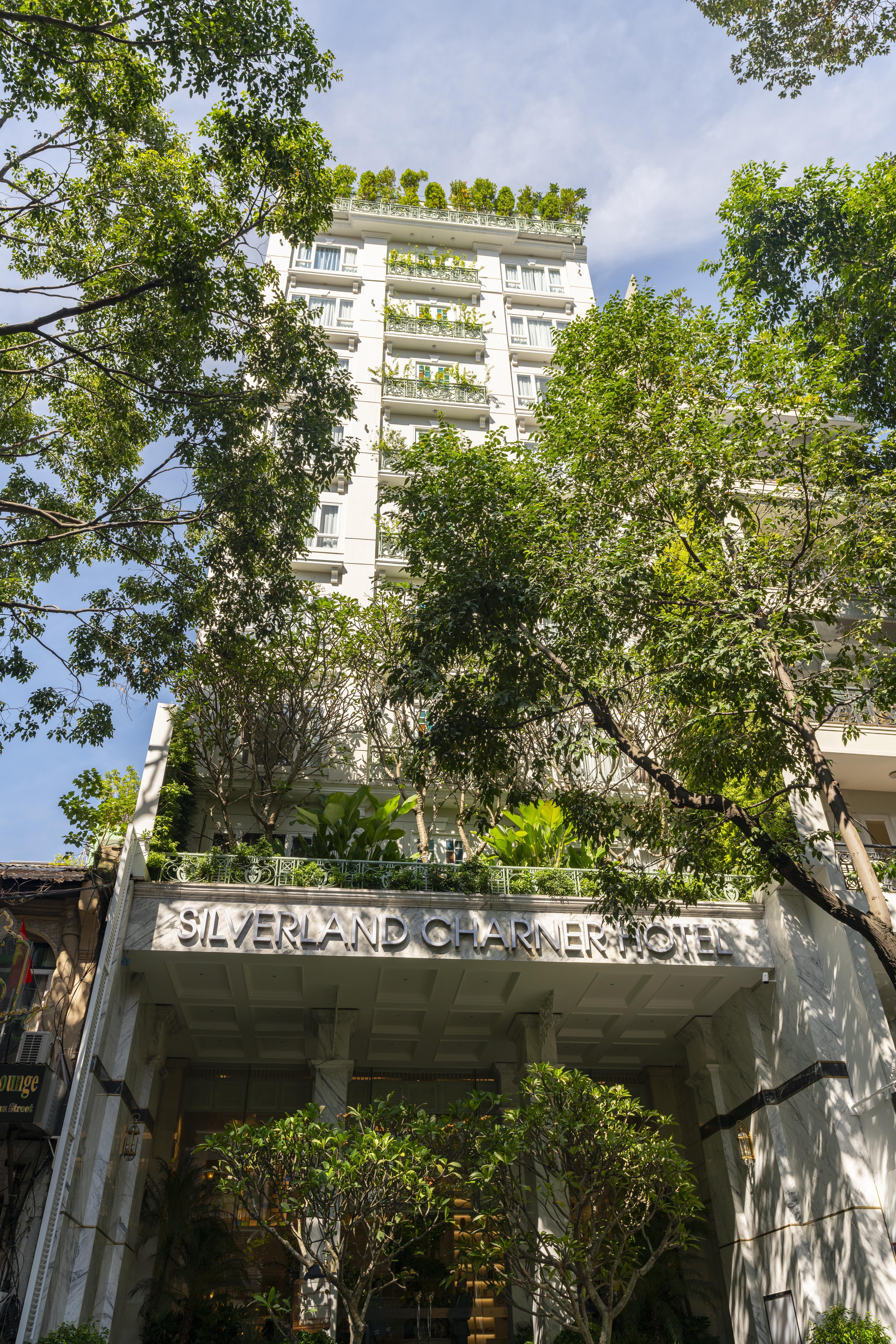 Au Charner Hotel