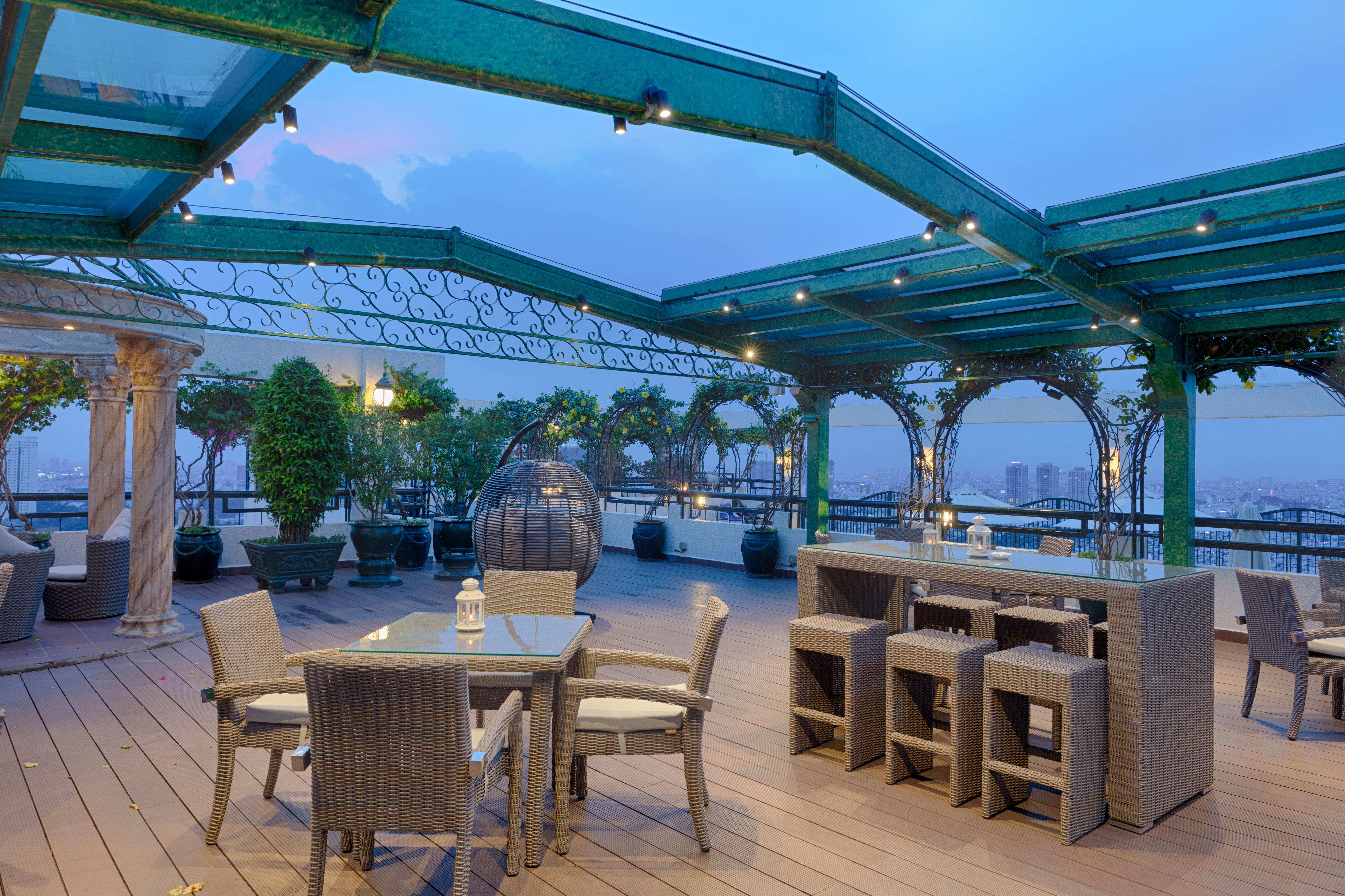 Windsor Plaza Hotel 5*
