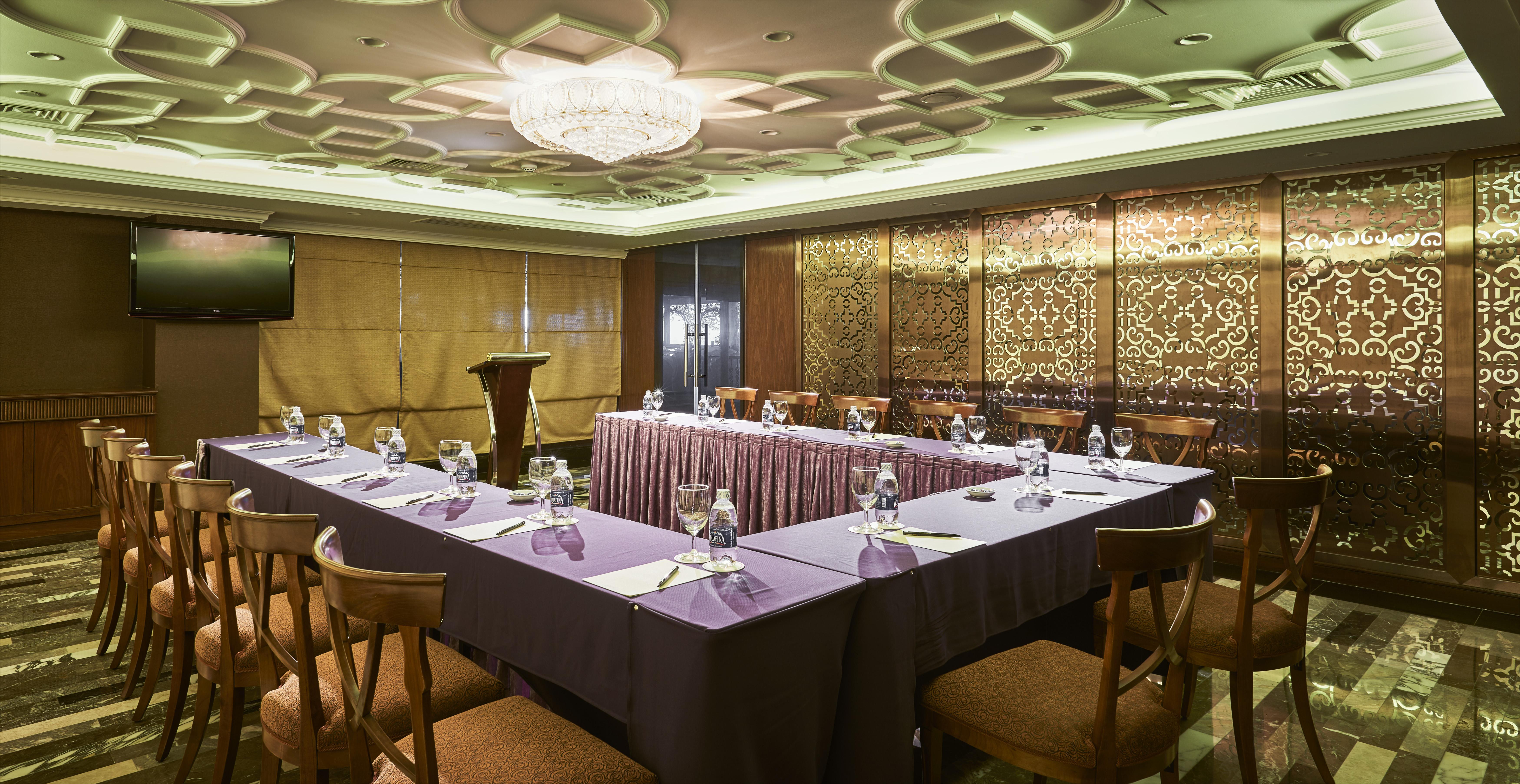 Hotel Windsor Plaza 5*