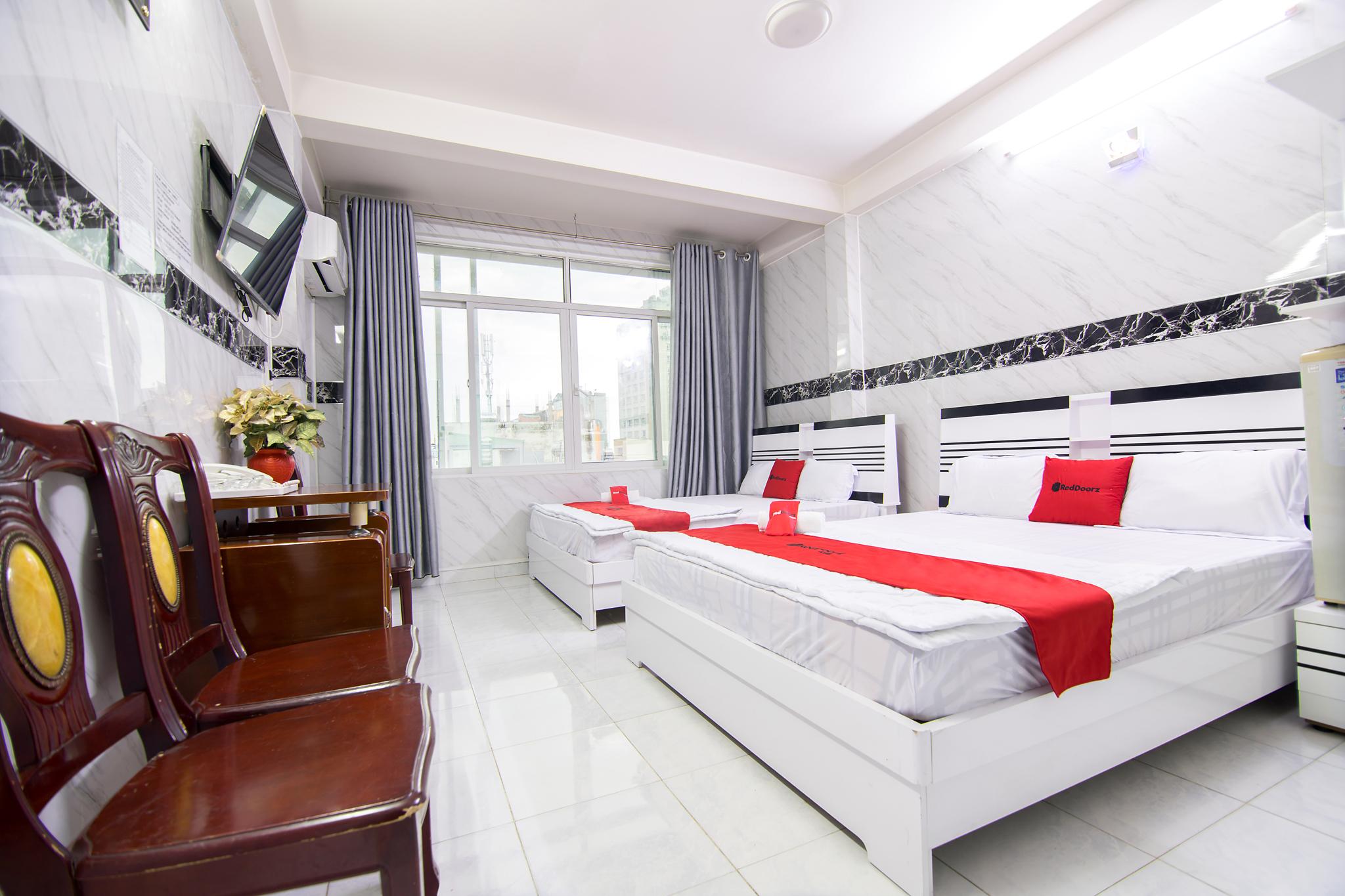 Reddoorz Near Ben Thanh Market Hotel 3*
