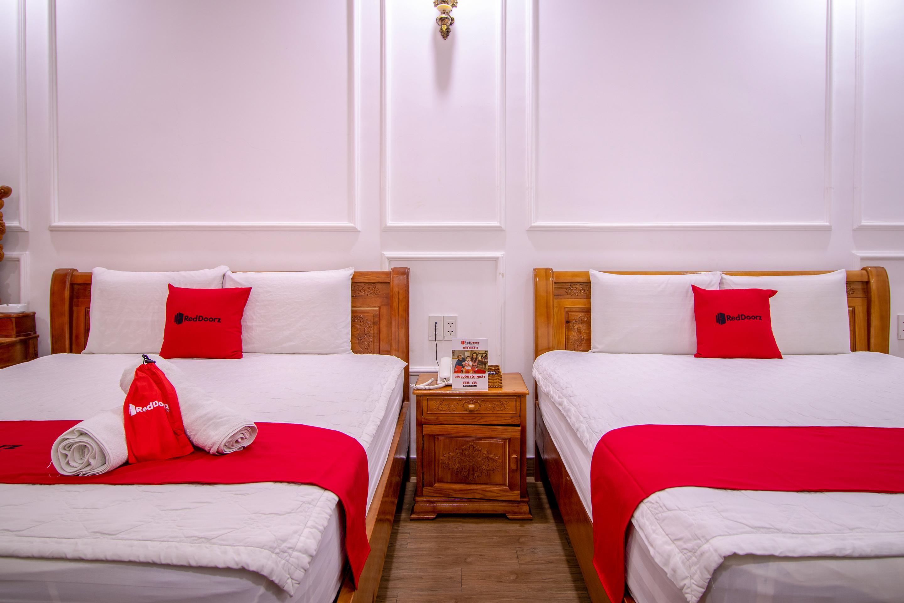 Hotel Reddoorz Near Phan Xich Long 3*