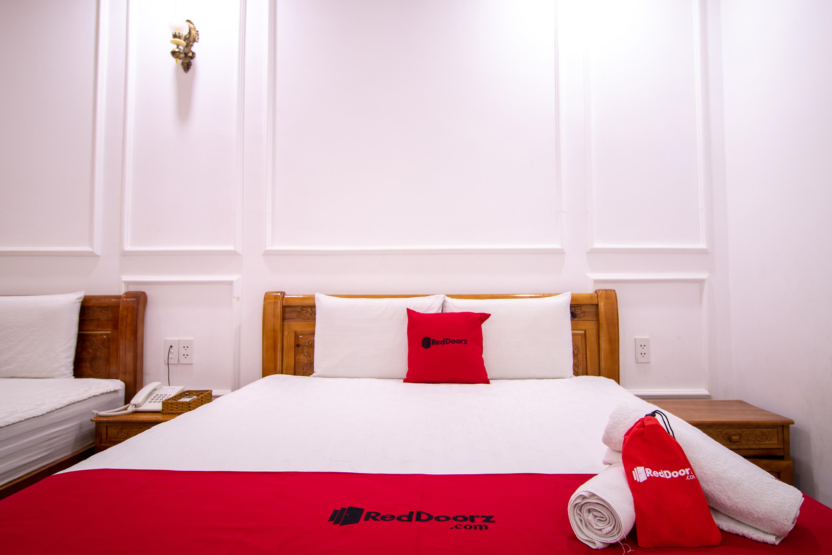 Reddoorz Near Phan Xich Long 3*