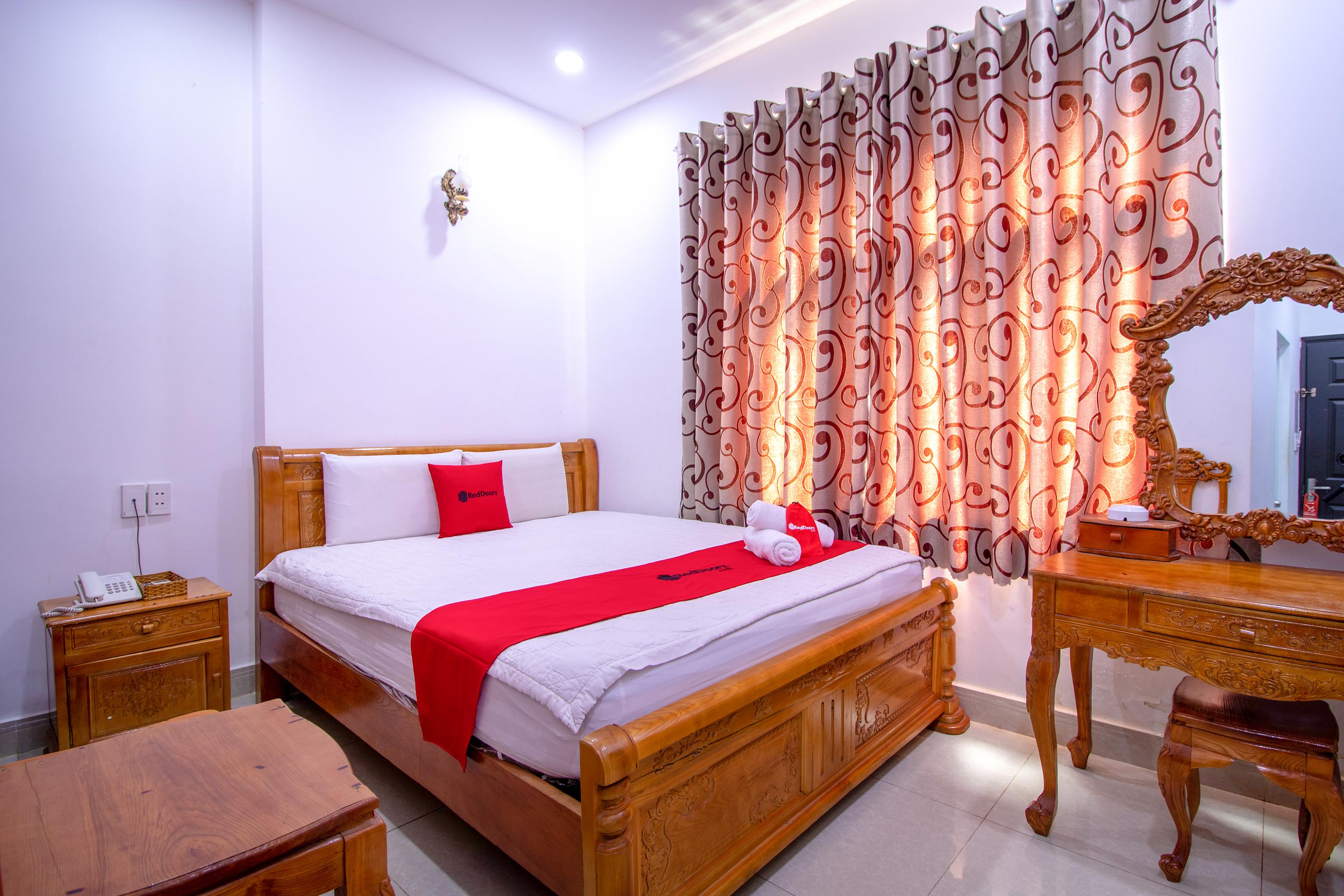 Hotel Reddoorz Near Phan Xich Long 3*