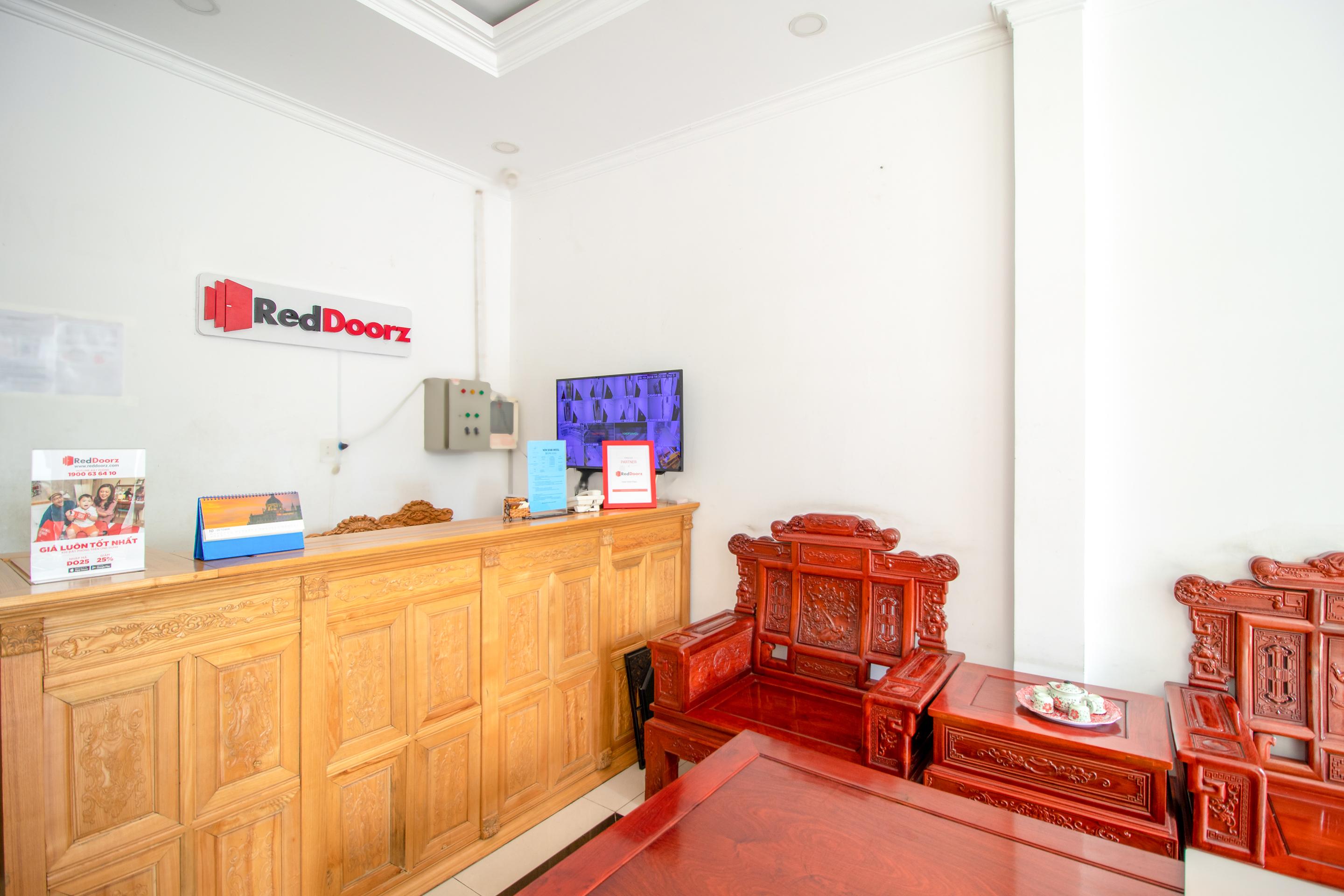 Reddoorz Near Phan Xich Long 3*