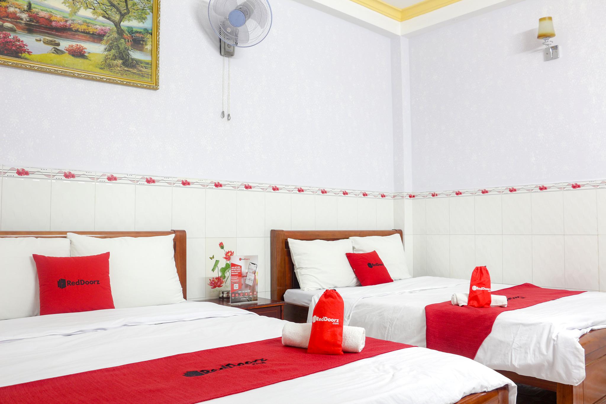 Diamond Cmt8 - Gan Am Thuc Dem Sai Gon