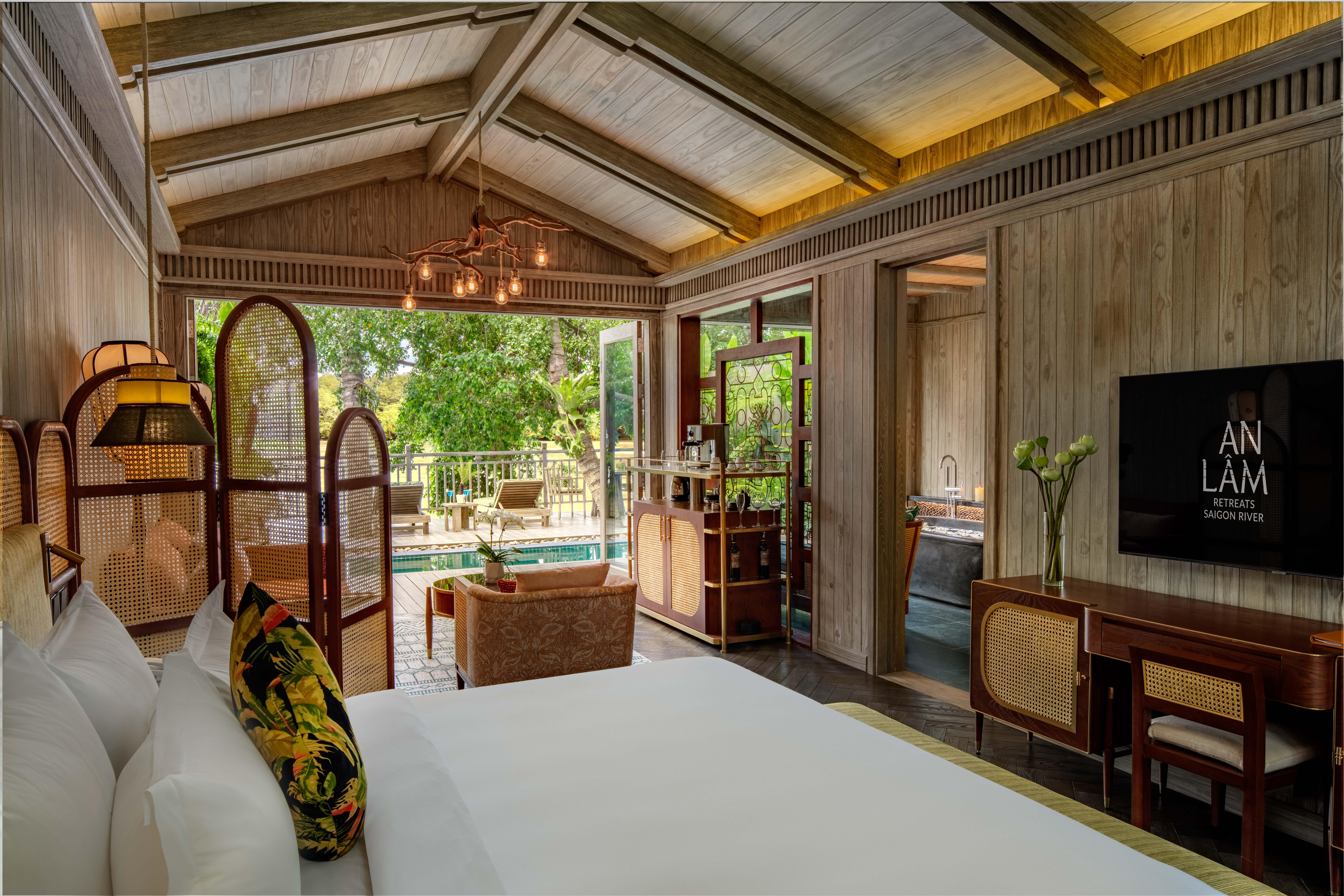 An Lam Retreats Saigon River