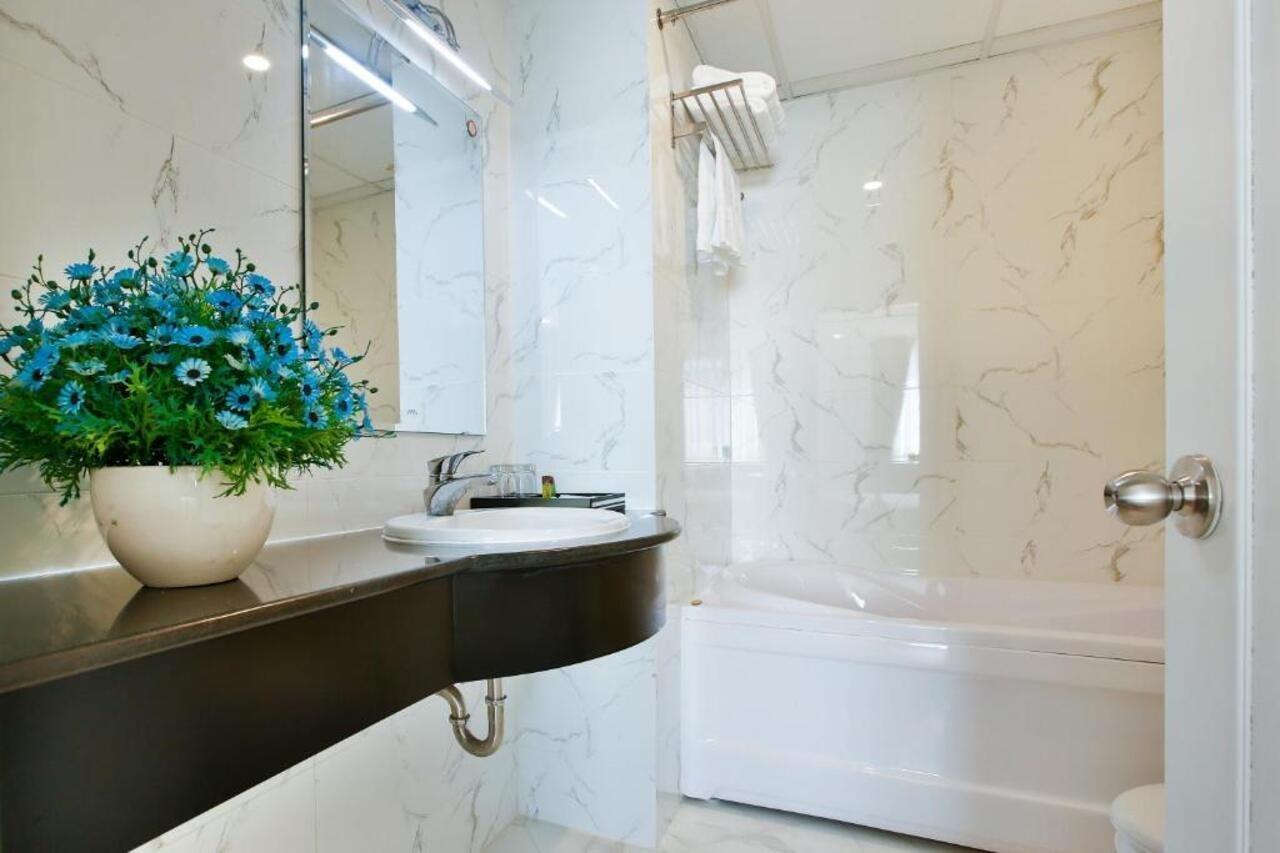 Aluna Ben Thanh Hotel