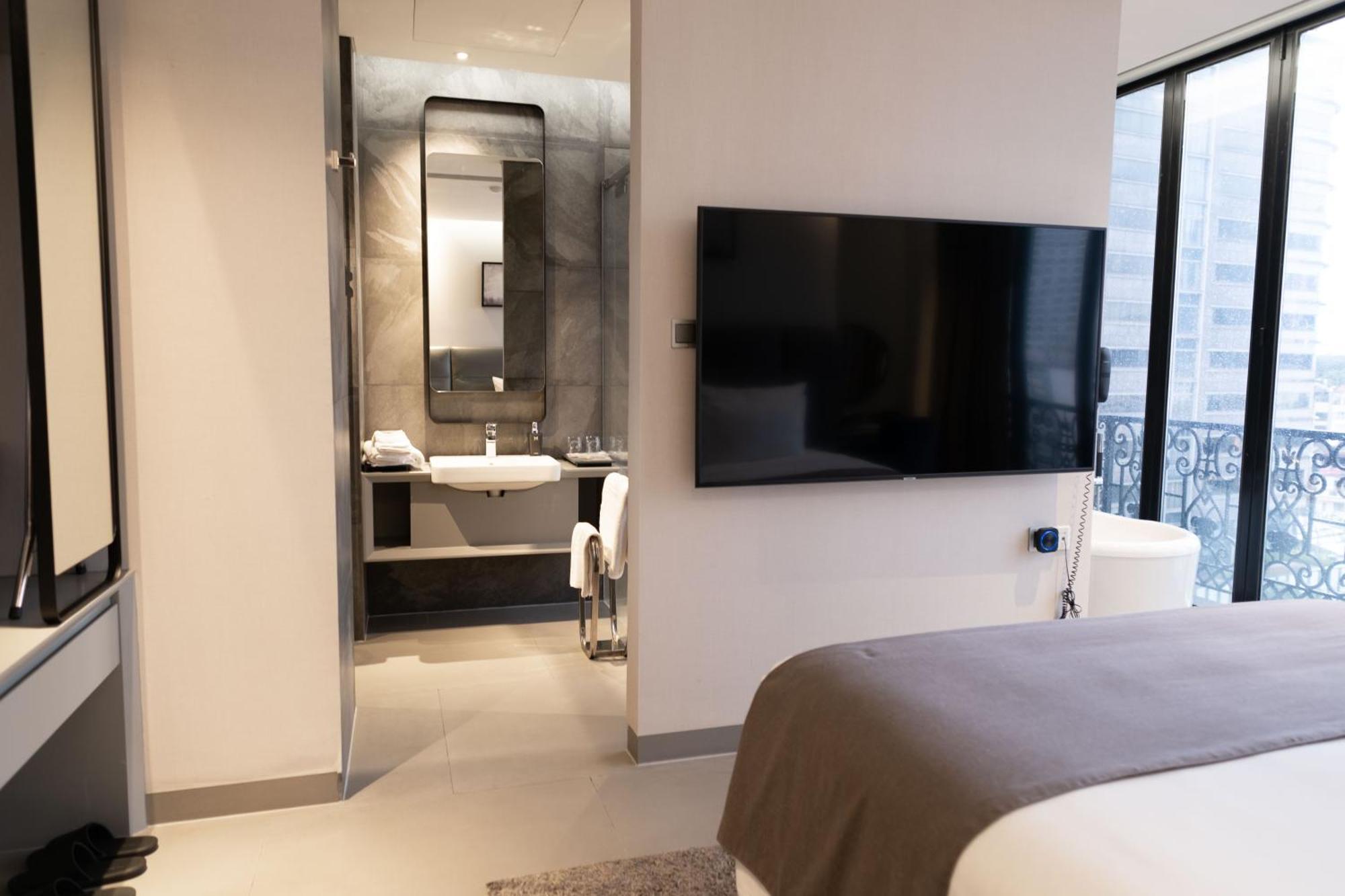 M Saigon Hotel