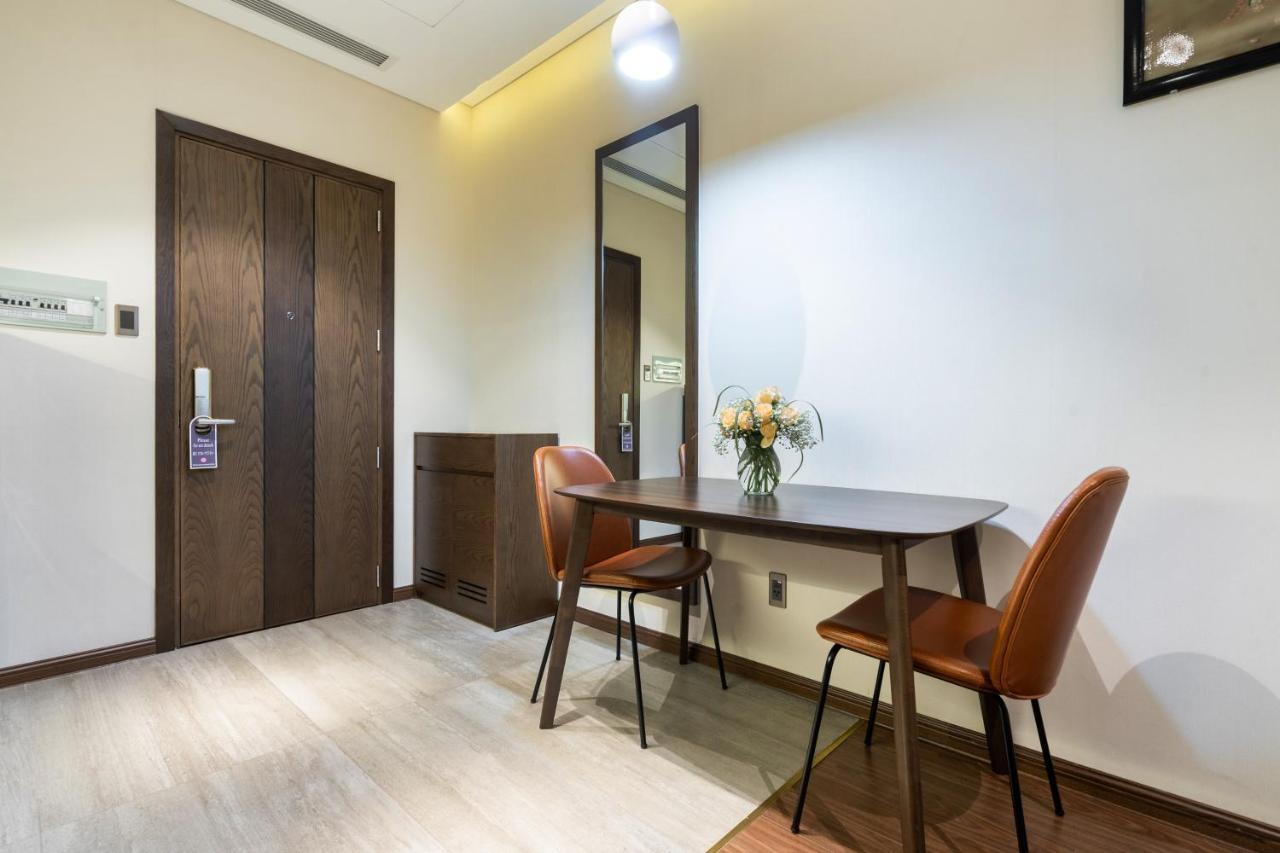Aparthotel Dhts Business & 4*