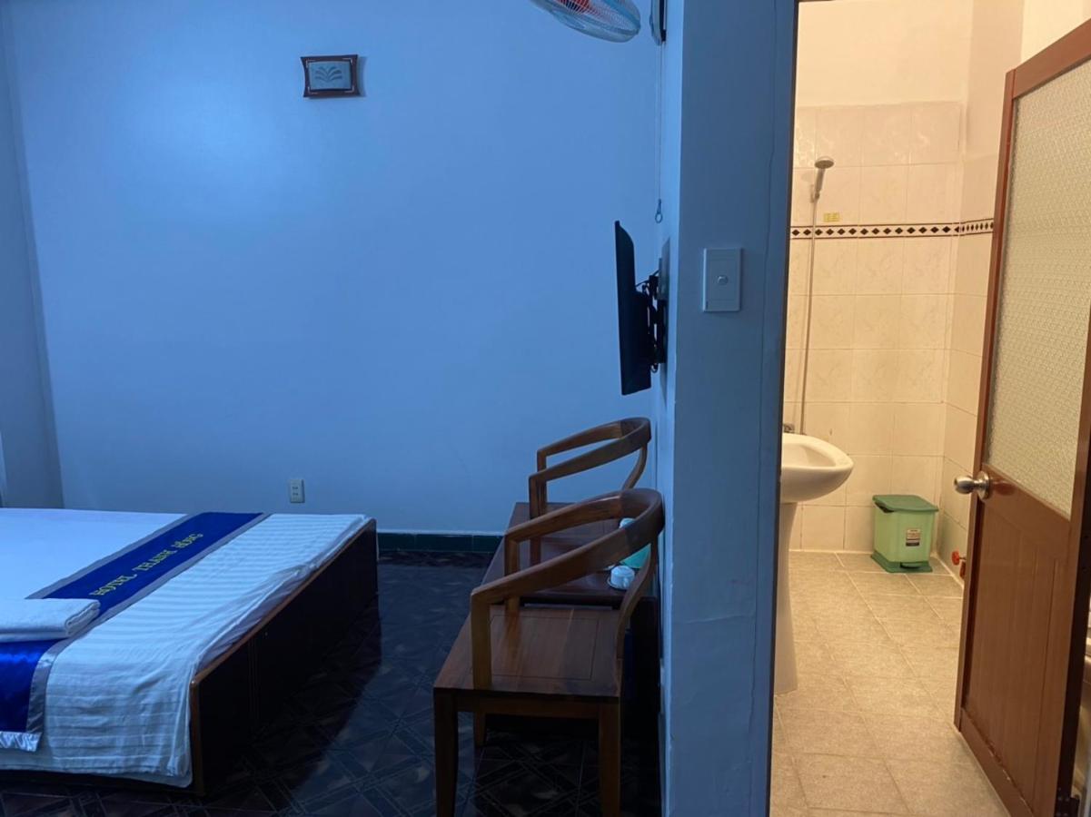 Hotel Khach San Thanh Hong