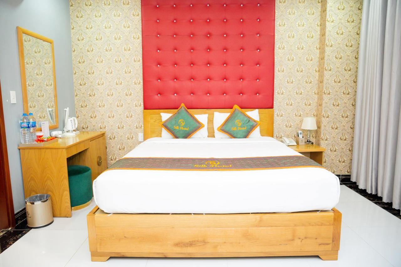 Silk Near Tan Son Nhat Airport Khách sạn 3*