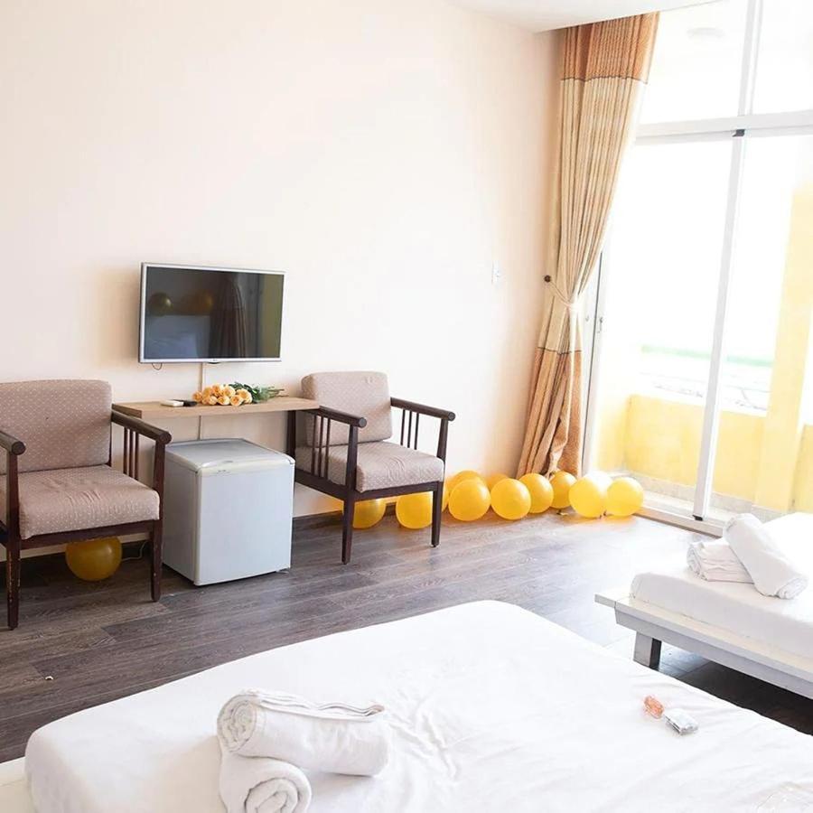 Joy Nguyen Thi Thap 2* Ho Chi Minh City