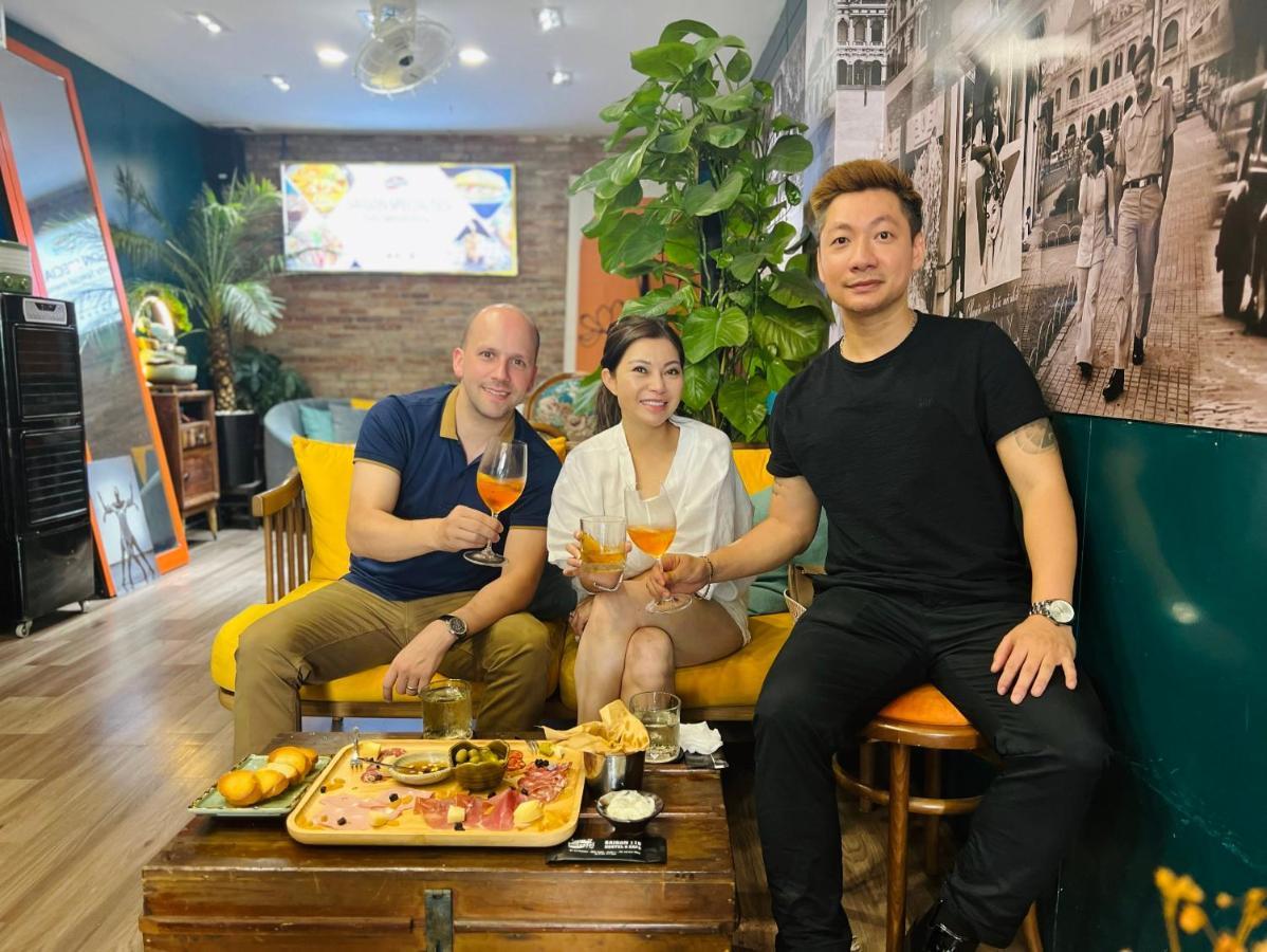 Hostel Saigon 118 And Cafe