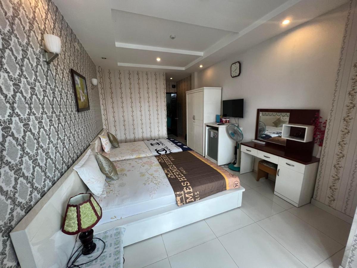 Redflower Hotel