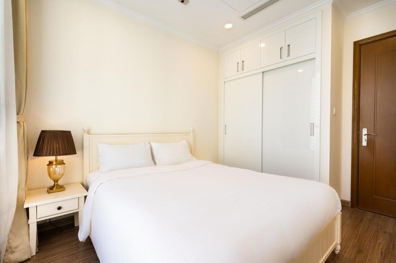 Khách sạn hẻo lánh Landmark Luxury - Vinhomes Park 4*