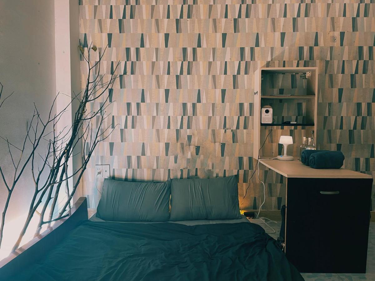 Midnight Corner Guest house *
