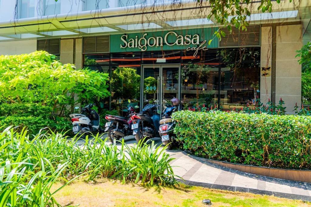 Near Airport, 5 Minutes To Center Ho Chi Minh City