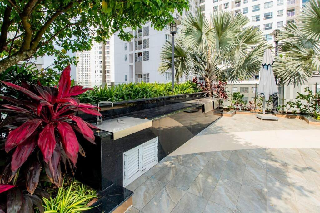 Near Airport, 5 Minutes To Center Ho Chi Minh City