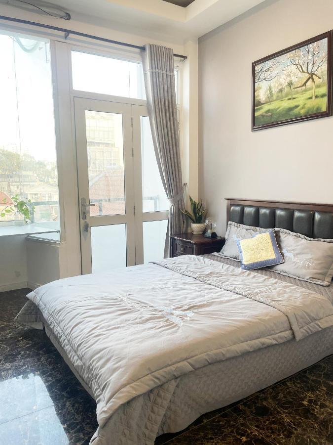 Ductaigallery's & Entire In Bui Vien St Apartment
