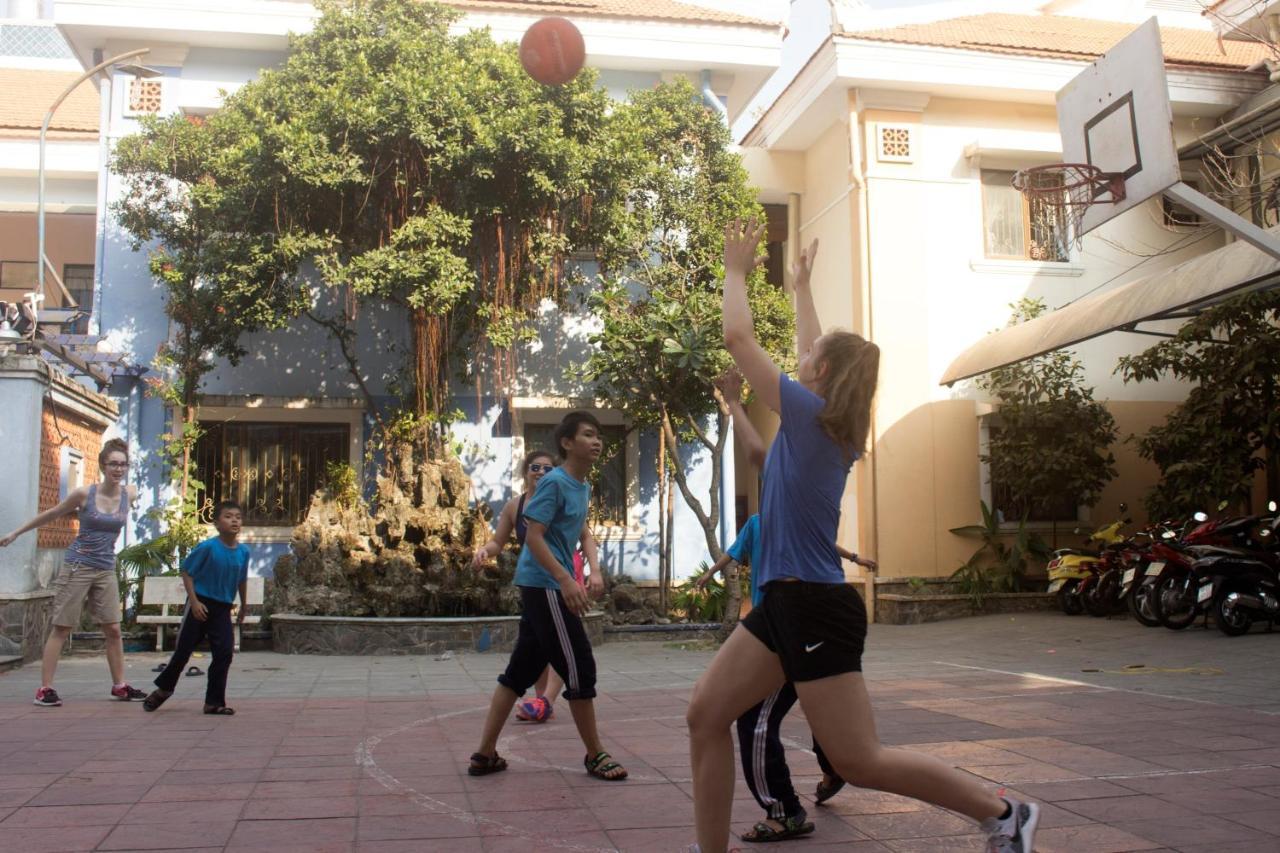 Nha Khach Lang Man - Village Chance Guest house *