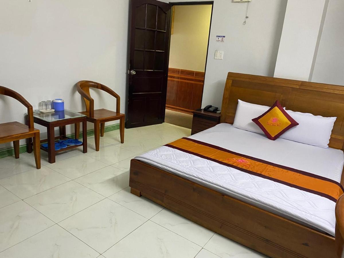 Hotel Khach San Thanh Hong