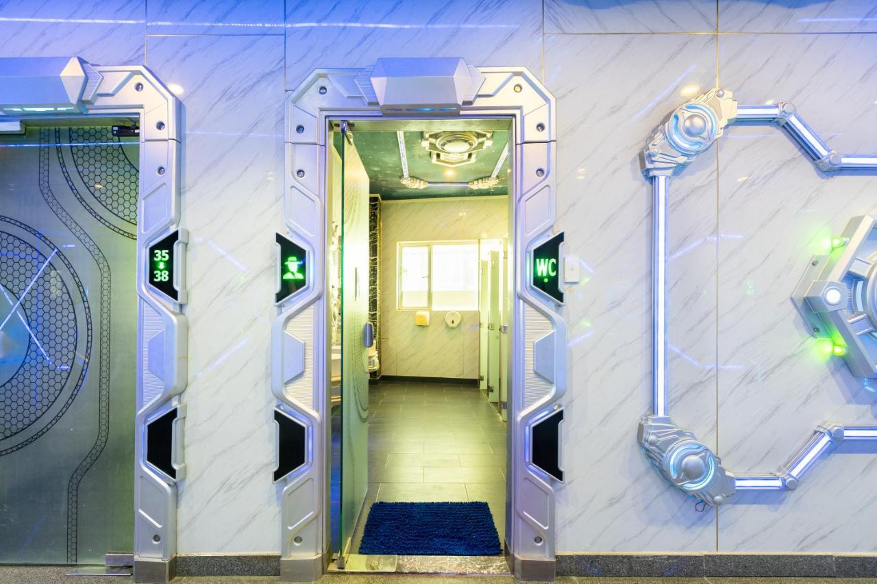 Hotel The Arrivals Ho Chi Minh City