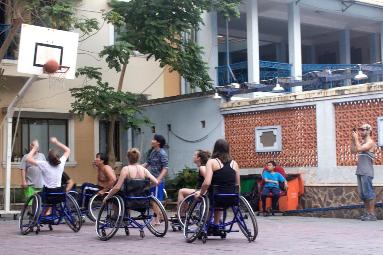 Nha Khach Lang Man - Village Chance * Ho Chi Minh City