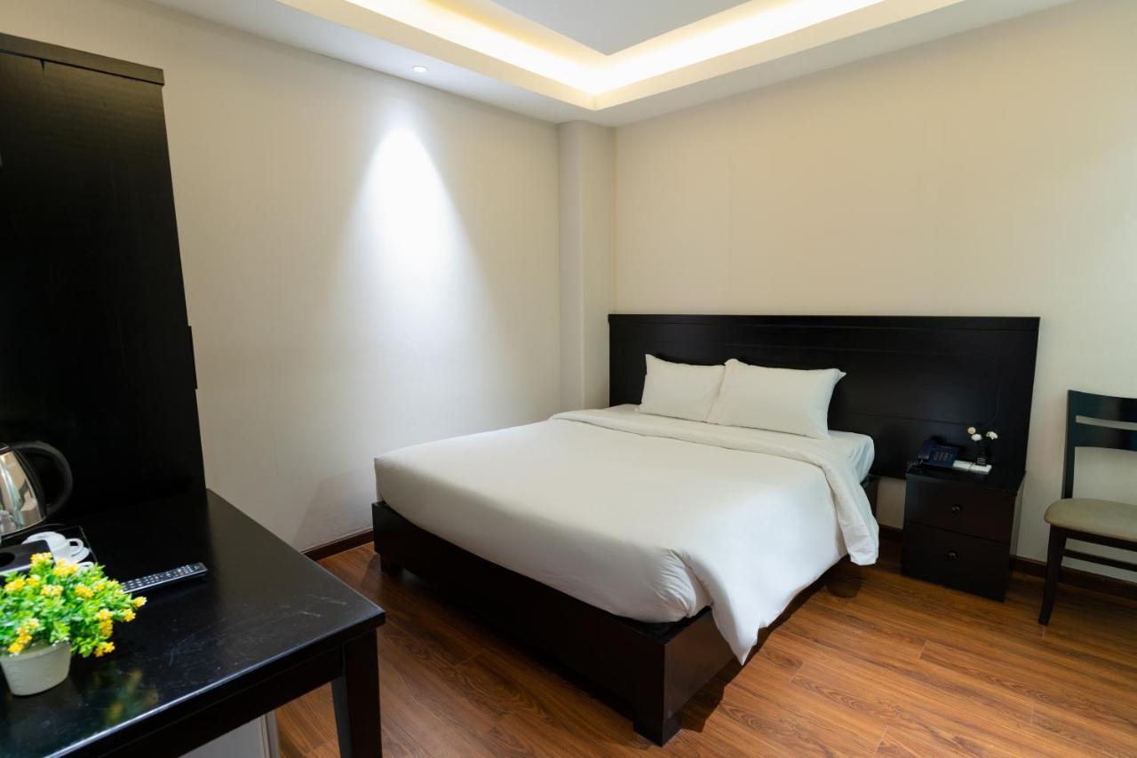 Queen - Ben Thanh Market Hotel 3*