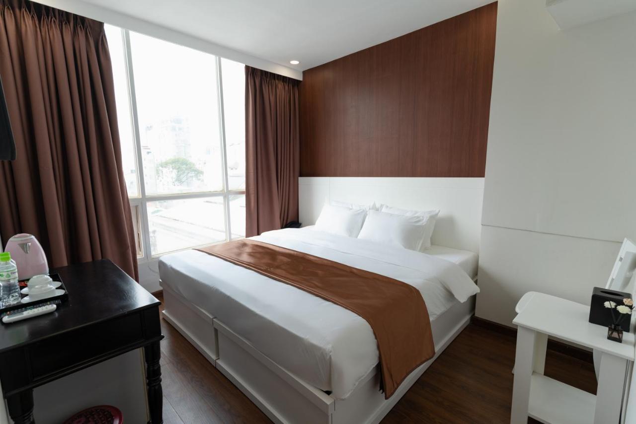 Queen - Ben Thanh Market Hotel
