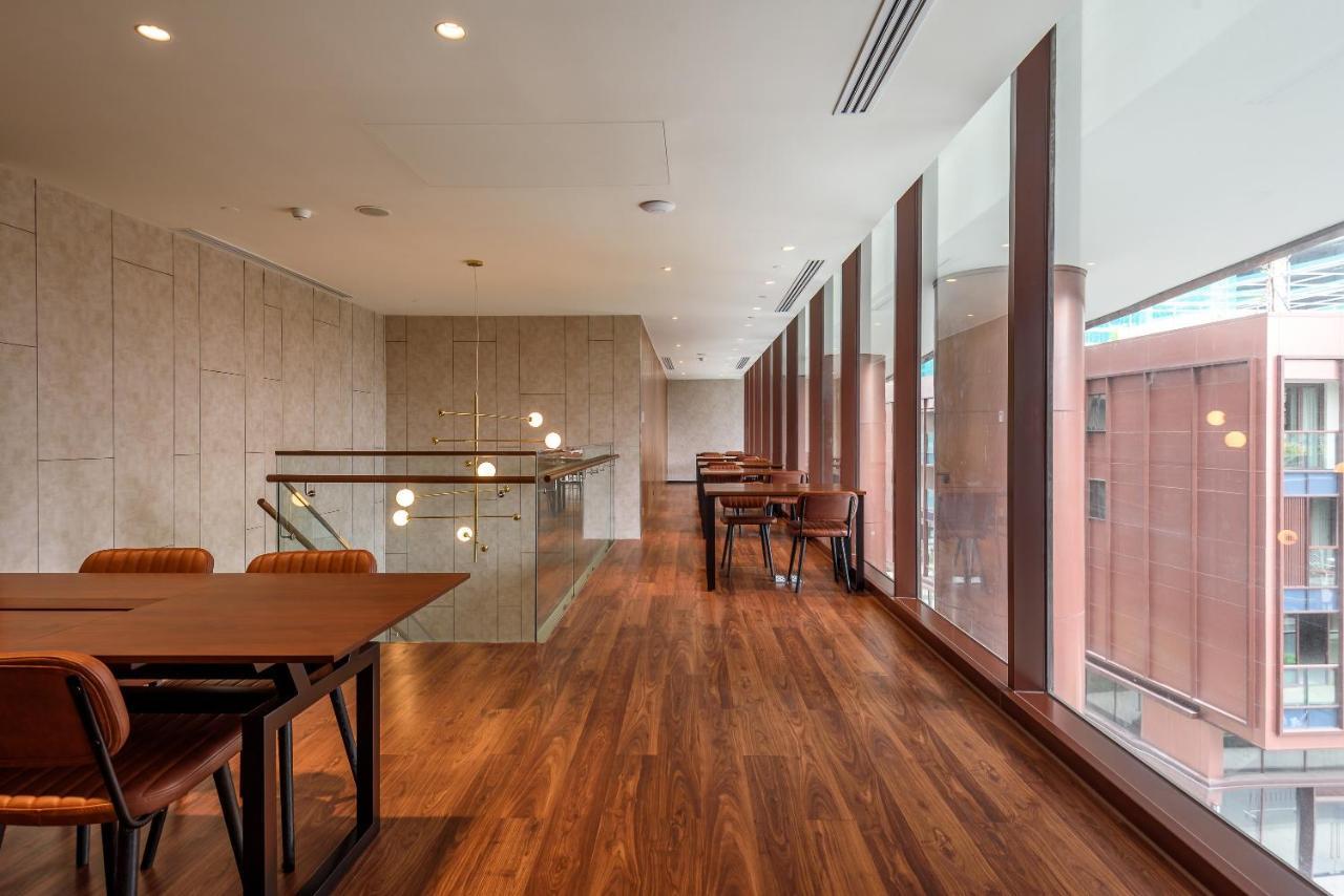 Metropole Royal Suites *