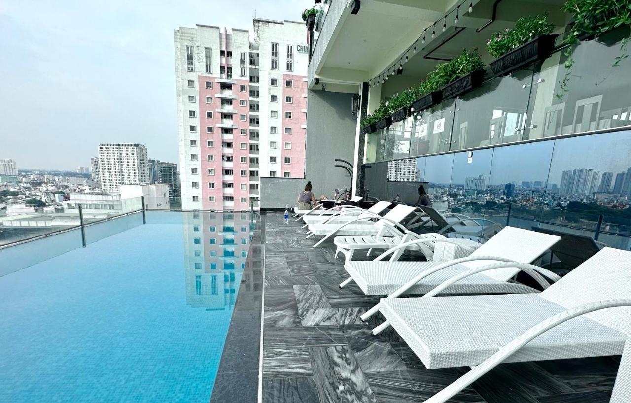 Hotel The Arrivals 4*