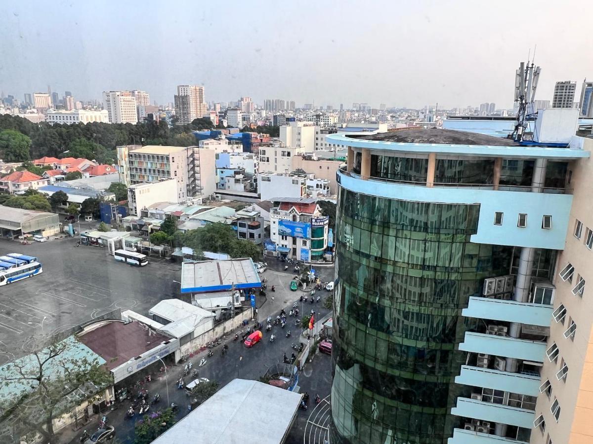 Apartment Sky Center Thap A Gan San Bay Tan Son Nhat Ho Chi Minh City