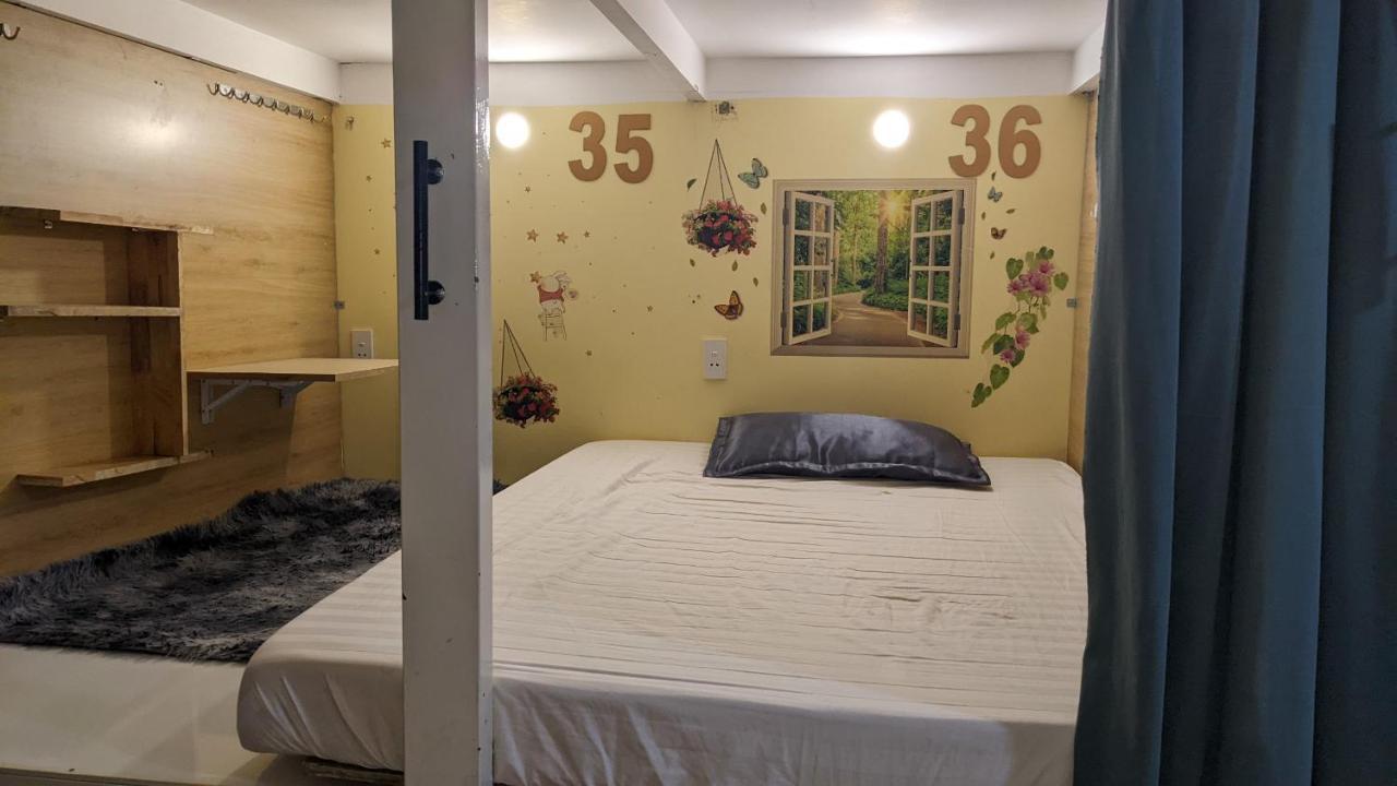 Little Garden Capsule hotel *